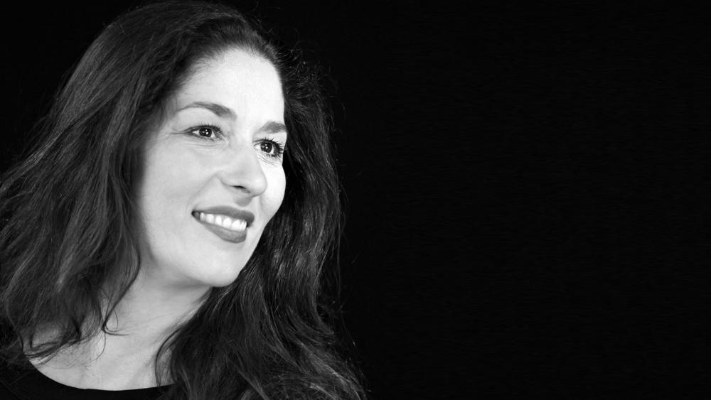 Headshot of Leila Da Rocha